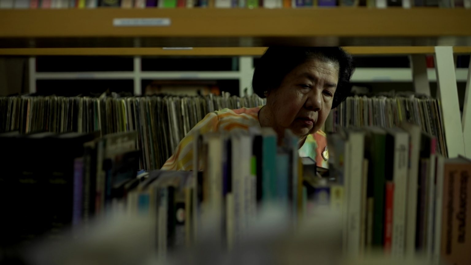 เบื้องลึกที่ไม่มีใครรู้ เจ้าของเสียงในตำนานรายการทีวี “กระจกหกด้าน”