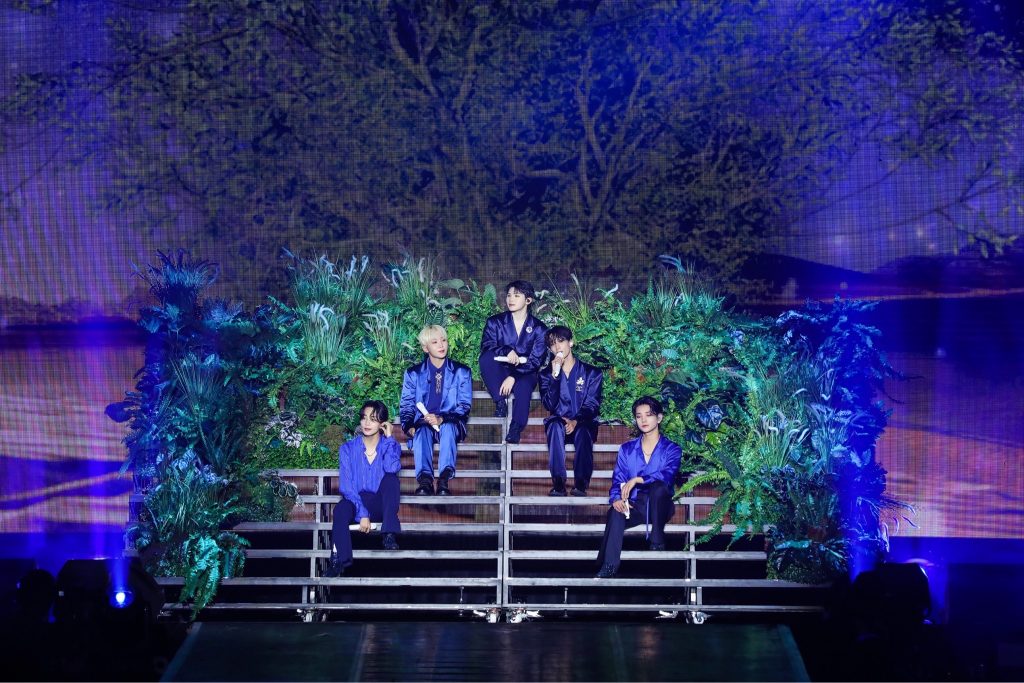 อูจี, จองฮัน,โจชัว,โดคยอม และ ซึงกวาน จากยูนิตโวคอล ในคอนเสิร์ต SEVENTEEN WORLD TOUR [BE THE SUN] - BANGKOK
