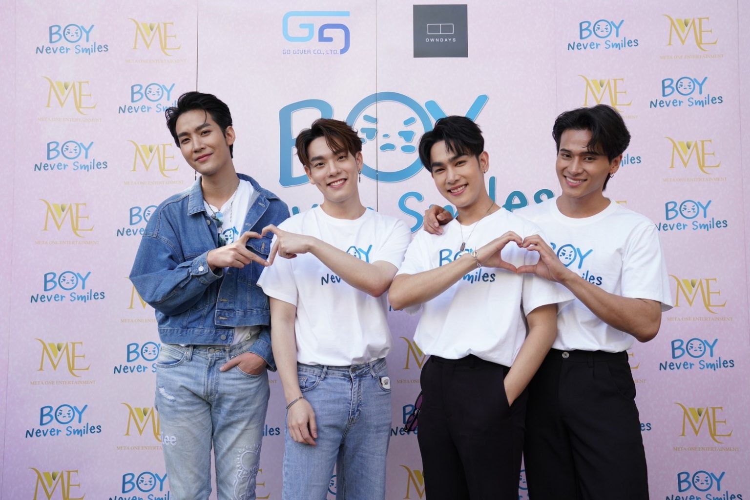 “คิมม่อน” – “คอปเตอร์” นำทีมนักแสดงบวงสรวงซีรีส์ “Boy Never Smiles รักสุดท้าย…นายไม่ยิ้ม”