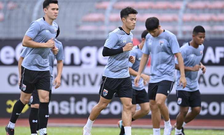 นักเตะทีมชาติไทยลงฝึกซ้อมก่อนศึกฟุตบอลชิงแชมป์อาเซียน 2022
