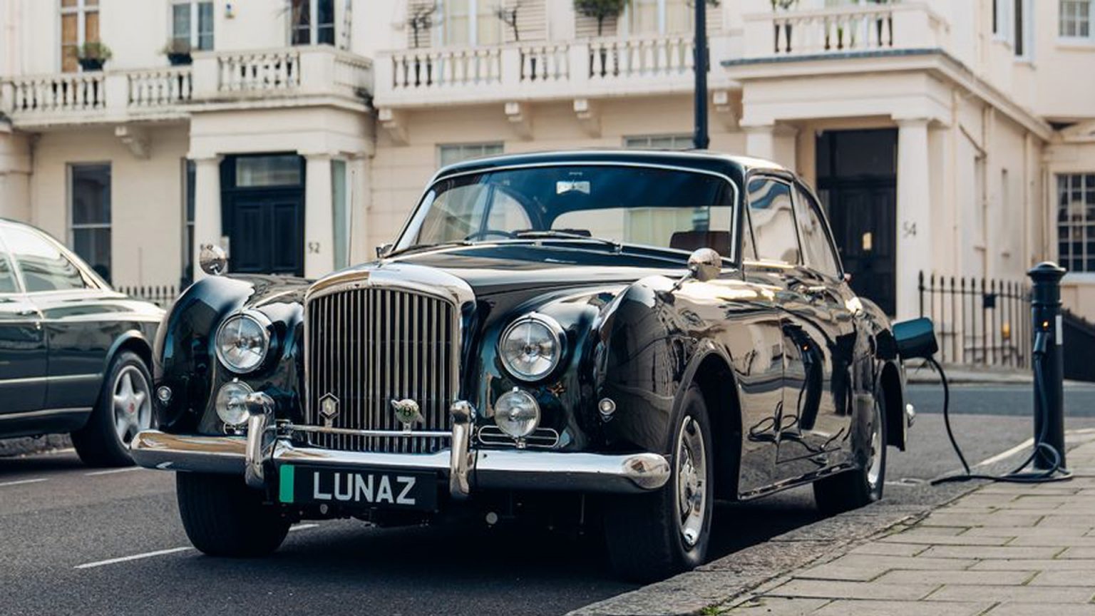 Bentley S2 Continental เมื่อรถหายากได้รับชีวิตใหม่ให้เป็นรถ EV