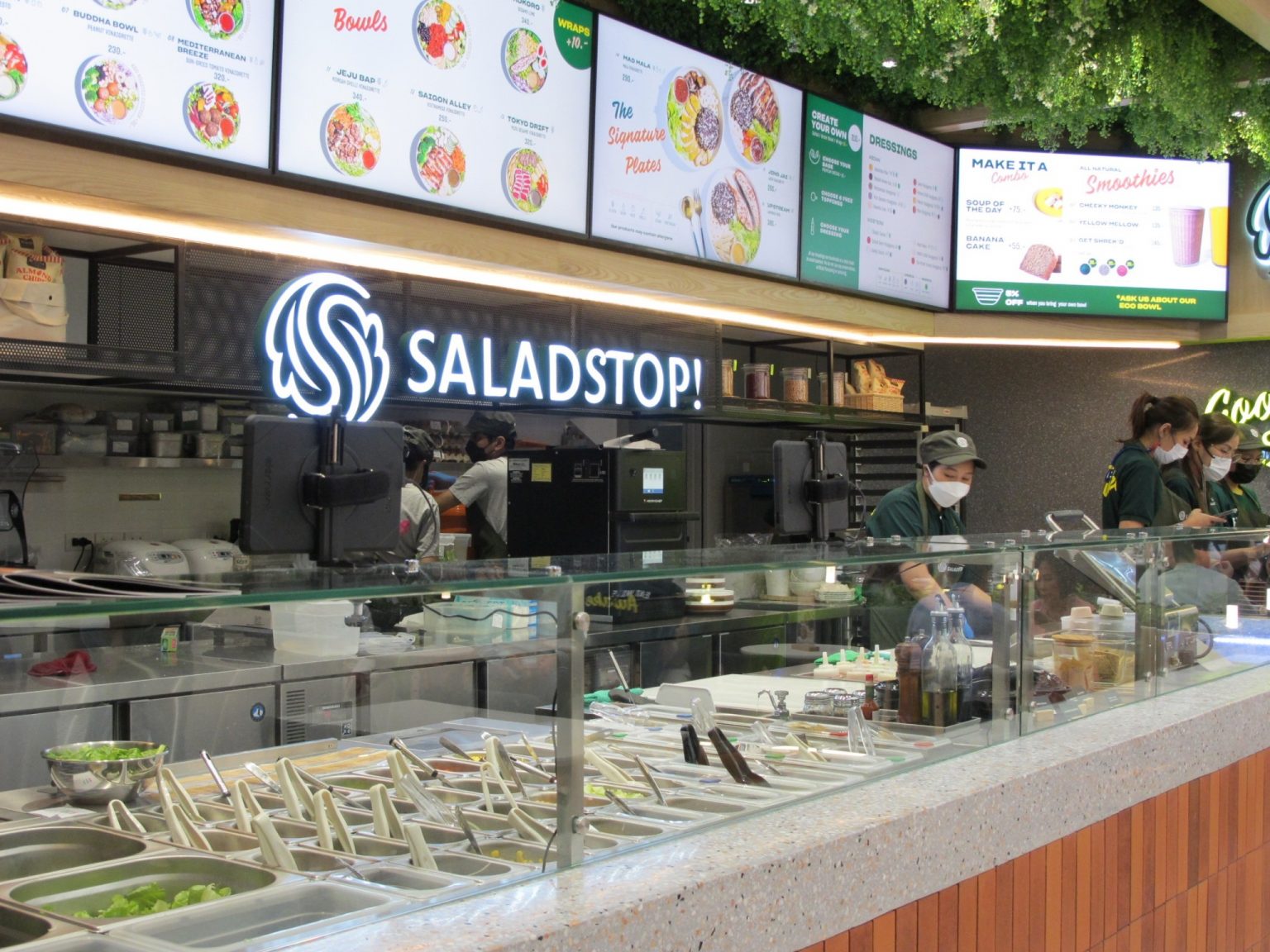 “สลัดสต็อป!” ร้านสลัดแบรนด์ดังจากสิงคโปร์ เปิดสาขาแรกในประเทศไทย