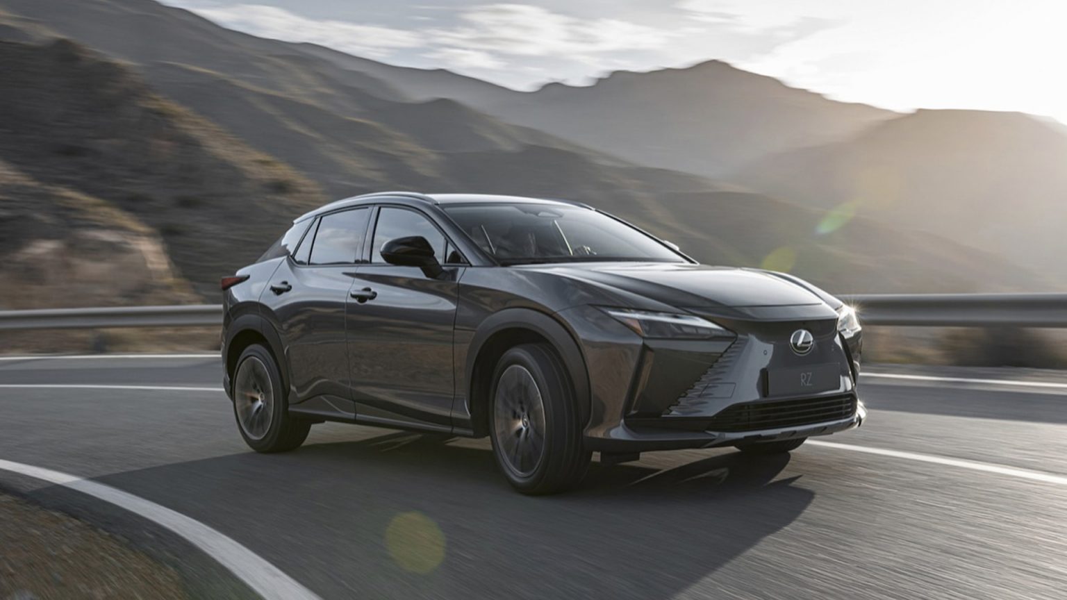 Lexus RZ 450e รถยนต์ไฟฟ้าสุดหรู พบกันในไทยเร็วๆนี้