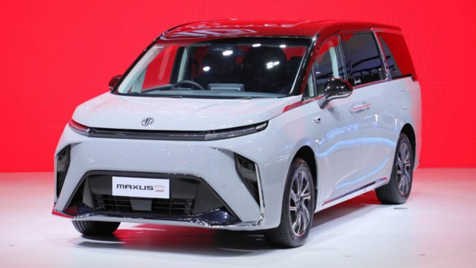 MG Maxus 9 รถตู้ MPV สุดหรูไฟฟ้า ยอดจองถล่มถลาย