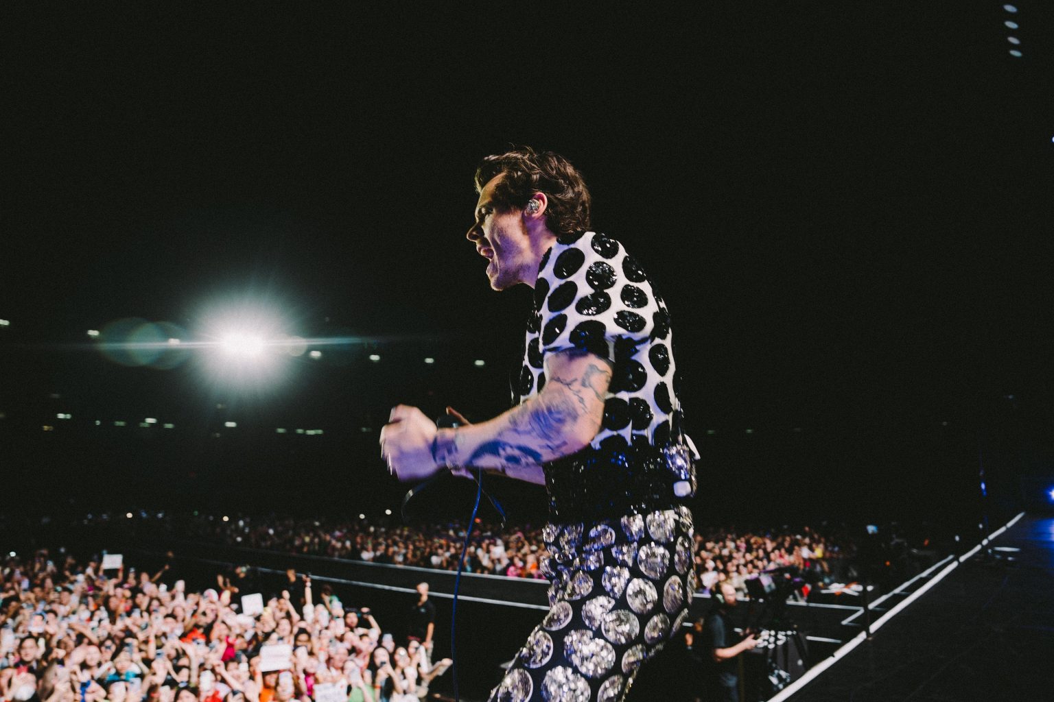 “HARRY STYLES” จัดเต็มความสนุก “LOVE ON TOUR” คุ้มค่าสมการรอคอย