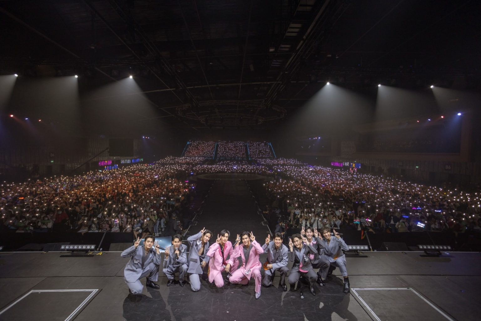 “เจมีไนน์-โฟร์ท” ปลื้มหนักน้ำตาท่วมเวที นำทีม จัดเต็มโชว์สุดเอ็กซ์คลูซีฟ “My School President Prom Night Live On Stage”