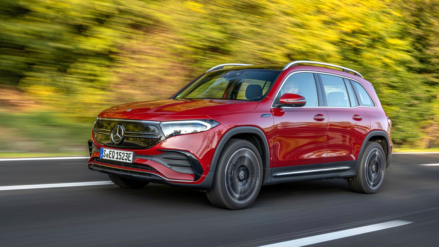 Mercedes-EQB 250 AMG Line รถ SUV ไฟฟ้ากับราคา 3 ล้านบาท