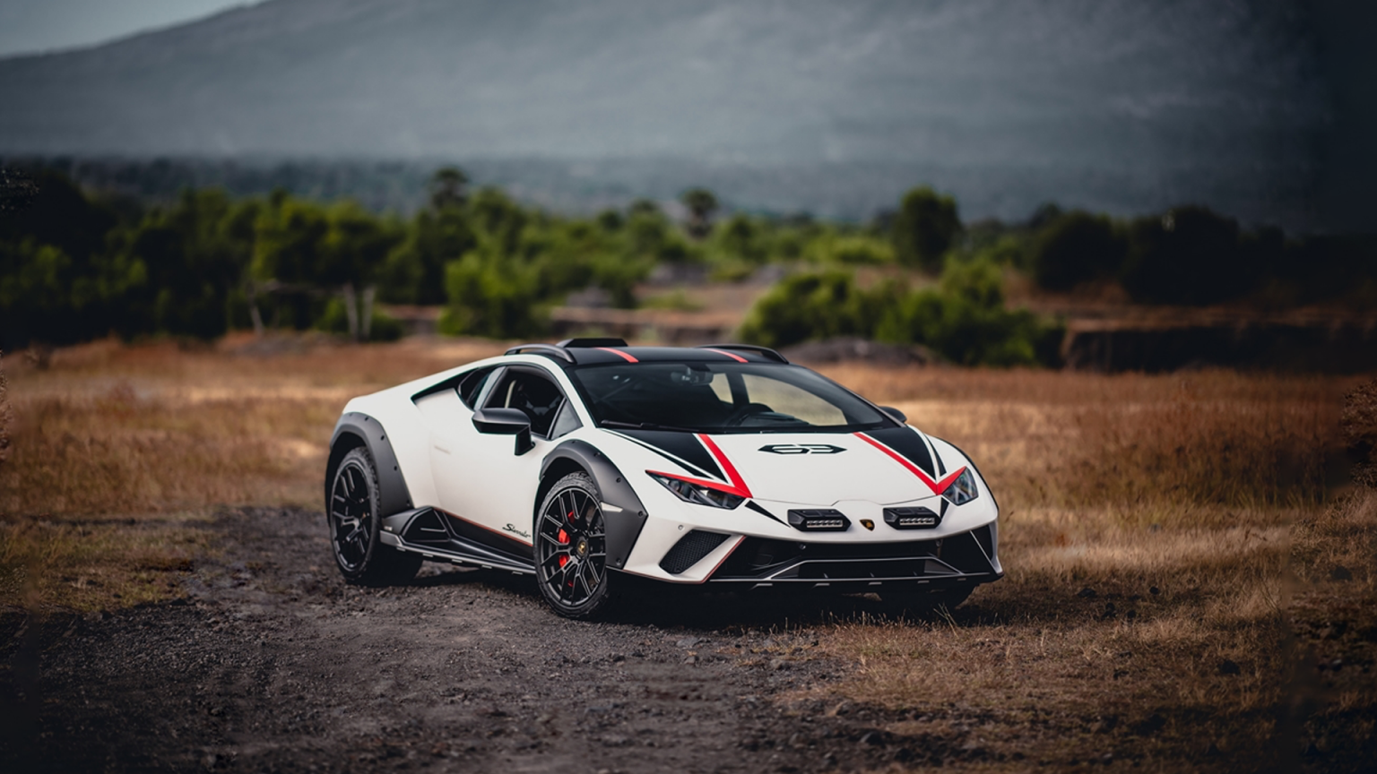 Lamborghini Huracán Sterrato กระทิงดุแห่งทางฝุ่น