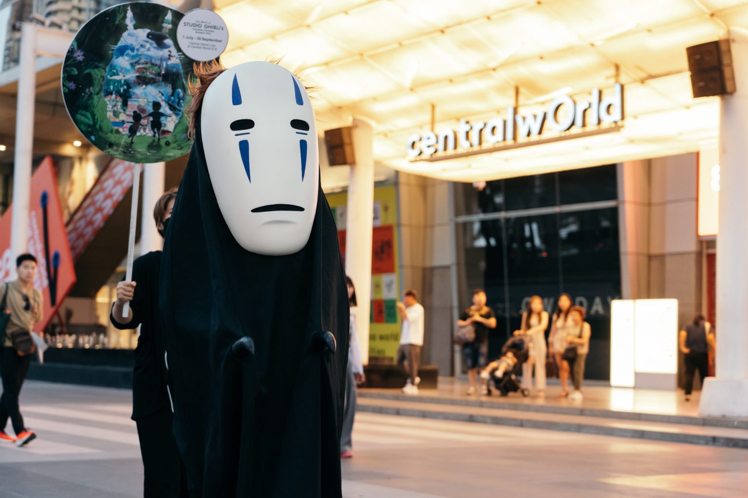 ‘คาโอนาชิ’ ปรากฏตัวกลางกรุง ต้อนรับ “THE WORLD OF STUDIO GHIBLI’S ANIMATION”