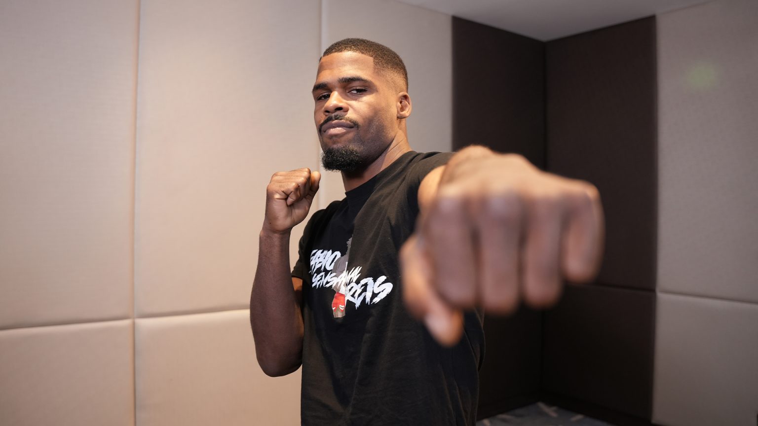 ล้วงลึกชีวิต “ฟาบิโอ เรอิส” นักชกชาวโปรตุเกส จอมดับซ่านักมวยไทย!