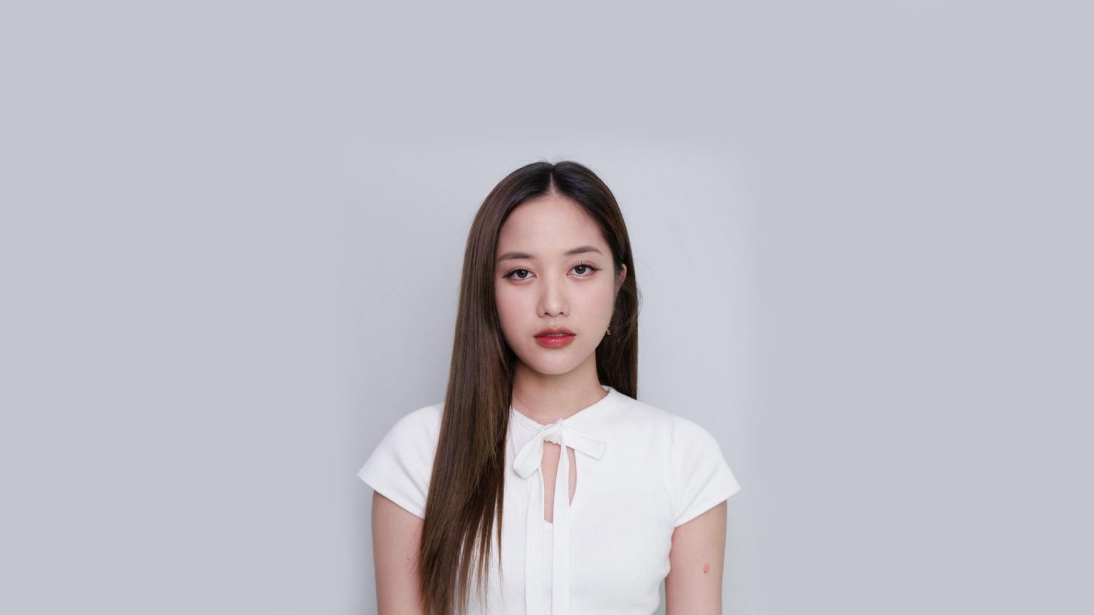 นักแสดงสาว “ฟรีน สโรชา” แถลงข่าวหลังโดนคุกคามพื้นที่ส่วนตัว