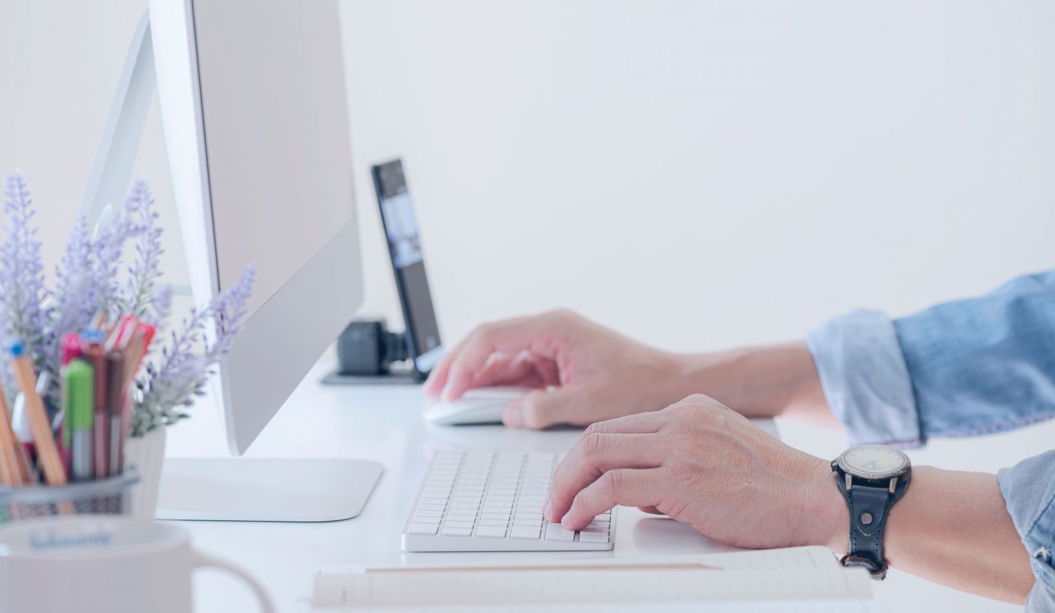 ส่องชีวิตคนไทย วันๆ ใช้อินเทอร์เน็ตกี่ชั่วโมง และใช้ทำอะไรบ้าง?