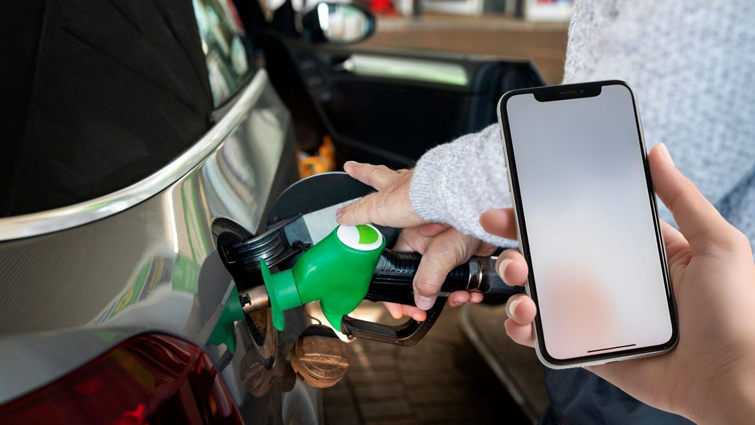 “เล่นมือถือในปั๊มน้ำมัน” ทำให้เกิดไฟลุกไหม้ได้จริงมั้ย?