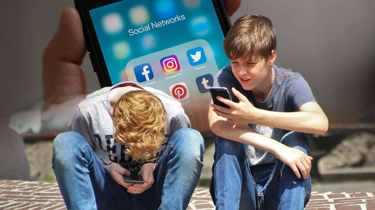 “สมาร์ทโฟน” เบื้องหลังปัญหาสุขภาพจิตของเด็กและวัยรุ่น