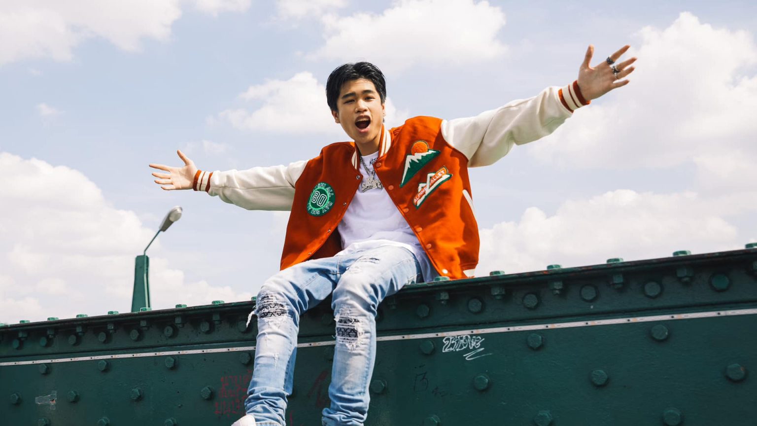 เส้นทางในวงการแร็พเปอร์ของ ‘สไปรท์’ก่อนโดนต้นสังกัดเก่าฟ้อง 14 ล้าน