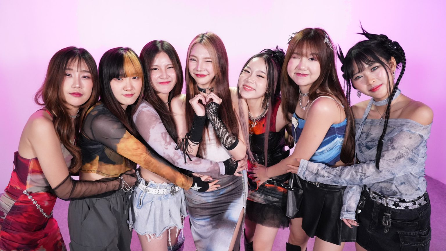 KYLINZ ปล่อยผลงานเพลงเดบิวต์ วาร์ปไปหาเธอ (191)