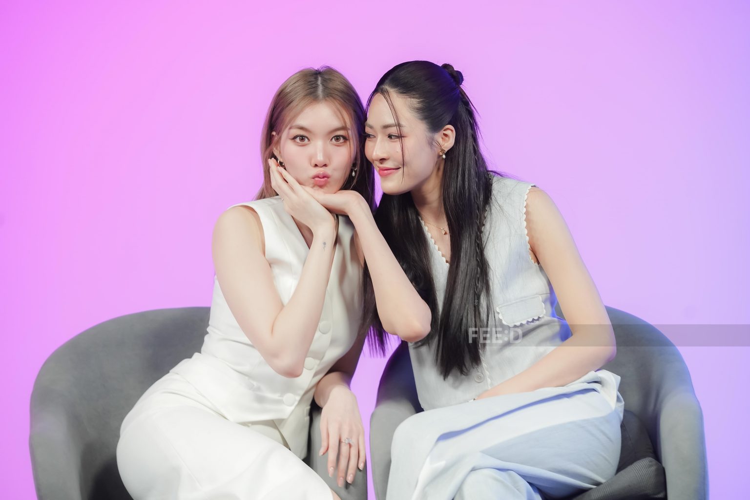 เส้นทางกว่าจะมาเป็น “หลิง-ออม” และผลงานที่ถูกพูดถึง