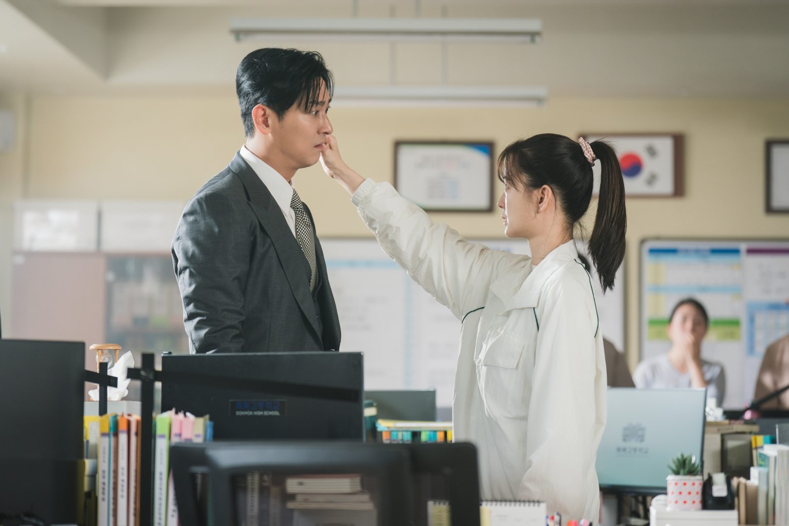 อบอุ่นหัวใจรับฤดูหนาว! “Love Your Enemy” รอมคอมส่งท้ายปีที่จะทำให้คุณหัวเราะและหลงรักไปพร้อมกัน