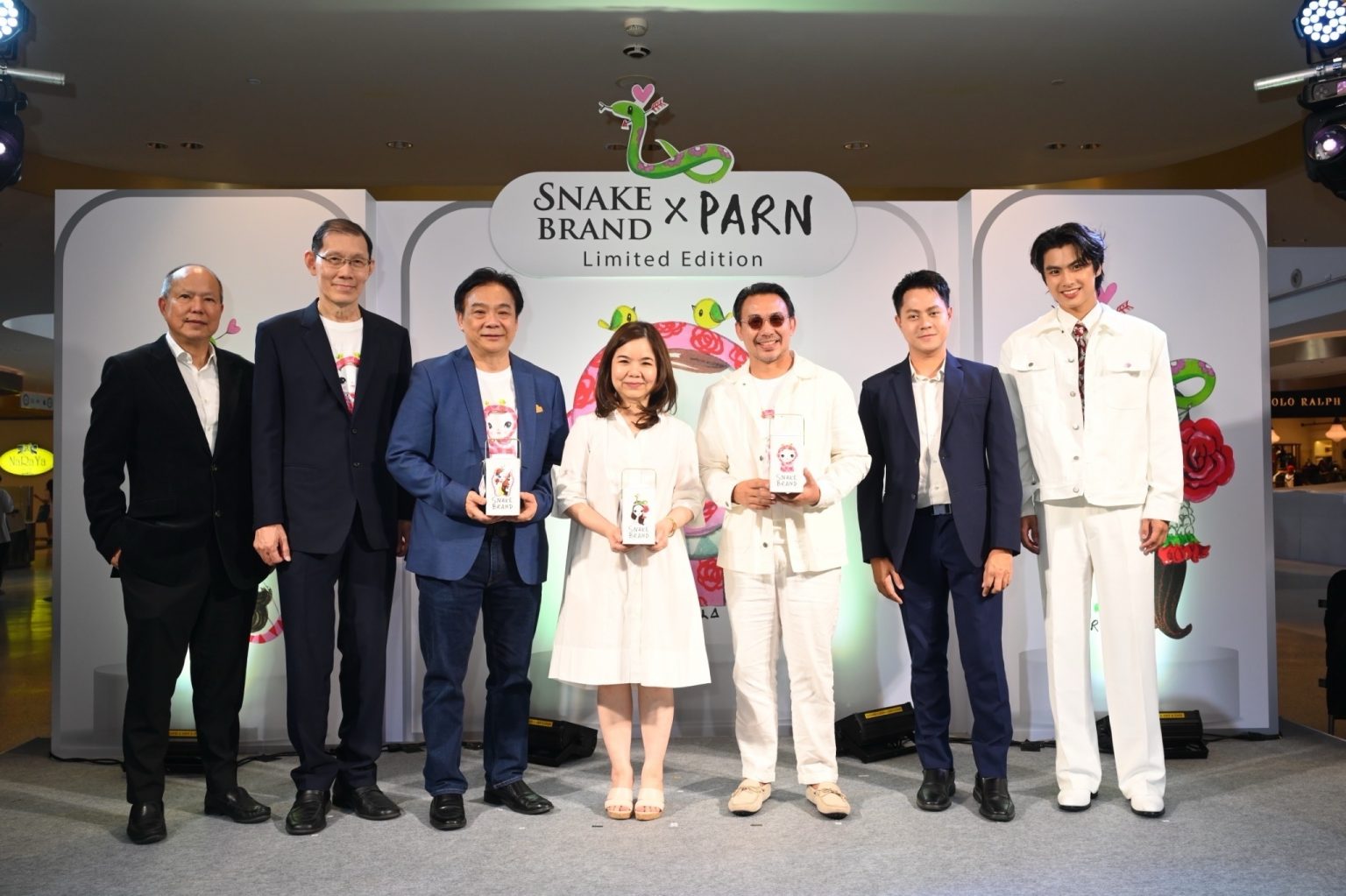 “โอม ภวัต” ชวนเหล่าเอฟซีเพิ่มดีกรีความคูล เปิดตัว “SNAKE BRAND x PARN LIMITED EDITION”