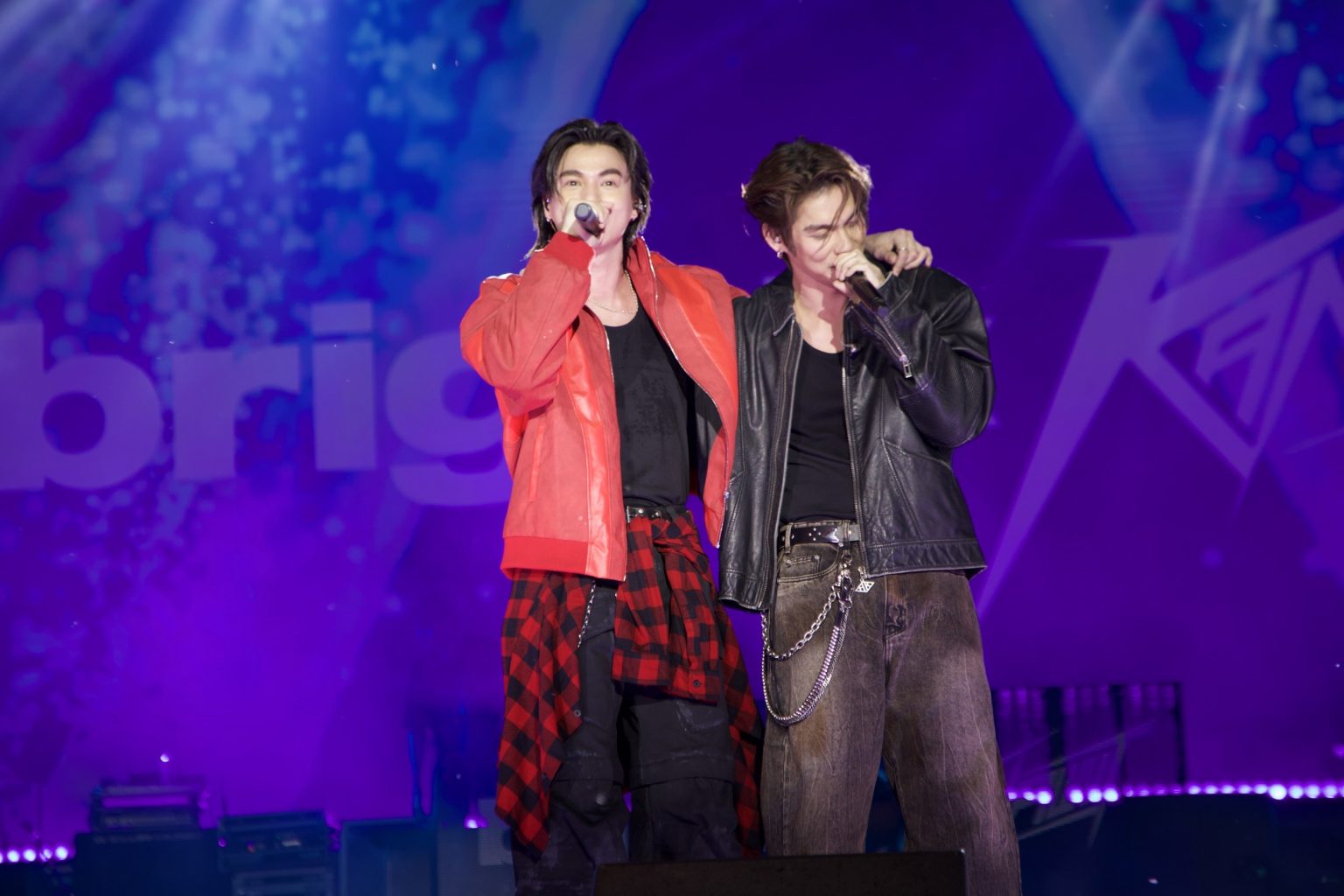 “กลัฟ-ไบร์ท” ร่วมฉลองคริสต์มาสสุดยิ่งใหญ่ “SIAM PARAGON THE MAGICAL CELEBRATION”
