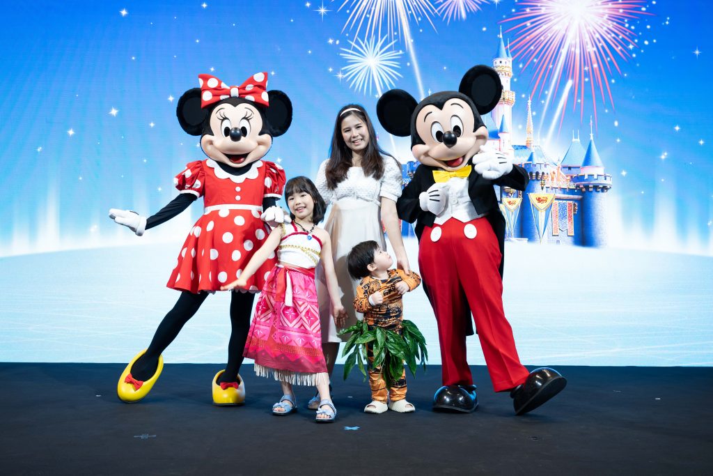 Disney On Ice presents Find Your Hero