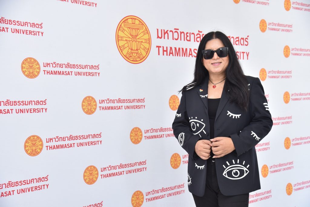 คุณธัญญ์วาริน สุขะพิสิษฐ์ ผู้กำกับซีรีส์ และ อดีตส.ส.พรรคก้าวไกล