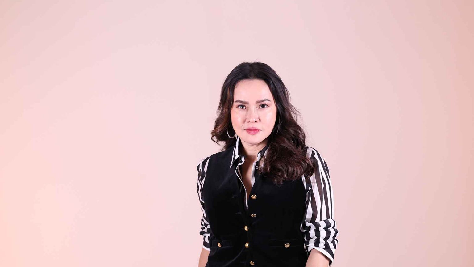 เป็นนางเอกจะมาทำลายวงการเพลงหรือเปล่า? คำสบประมาทบนเส้นทางของ ใหม่ เจริญปุระ