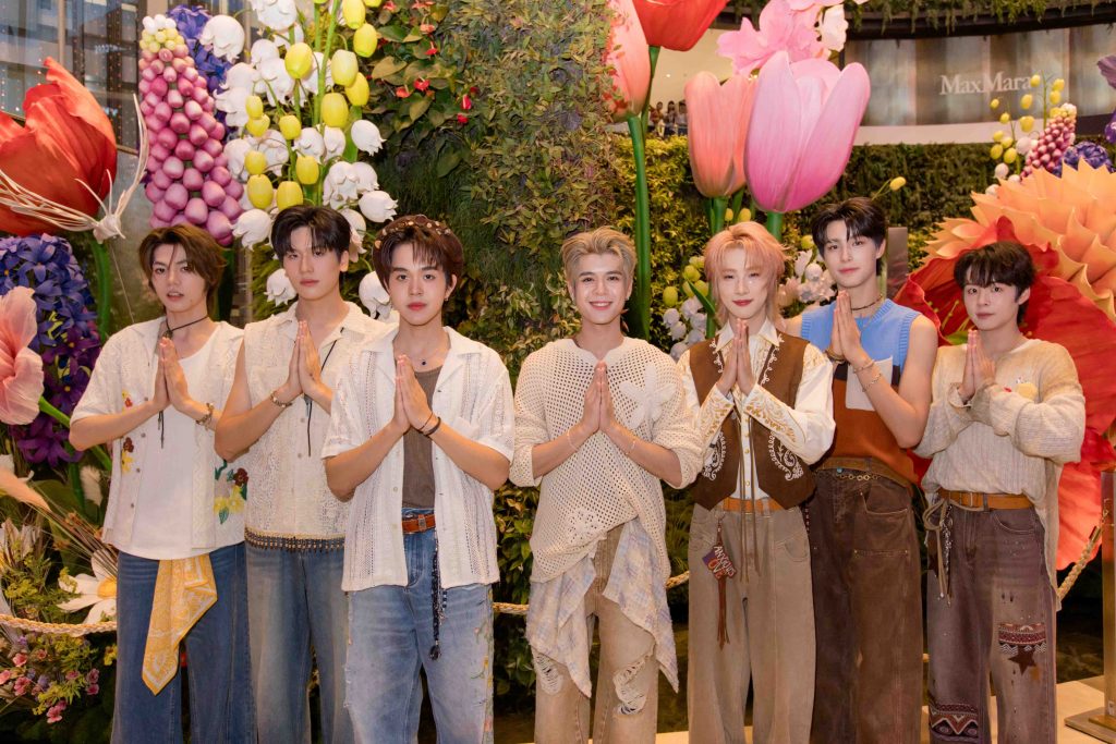 Siam Paragon Summersive : Happiness in Full Bloom