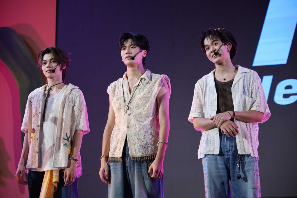 Siam Paragon Summersive : Happiness in Full Bloom
