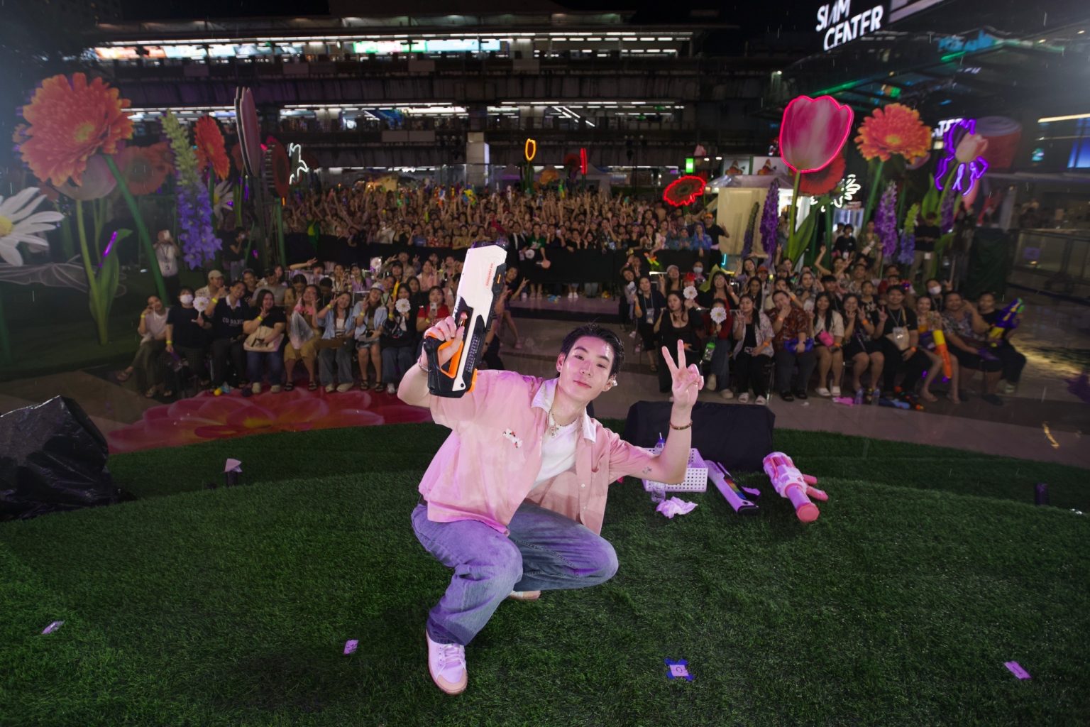 “JAYLERR” สาดความมันส์แบบเต็มแม็กซ์รับวันสงกรานต์บนเวที “Siam Paragon Summersive : Happiness in Full Bloom”