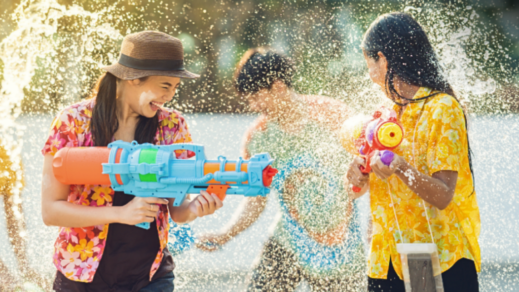 Gen Z vs. Baby Boomers: ใครเที่ยวสงกรานต์แบบไหน