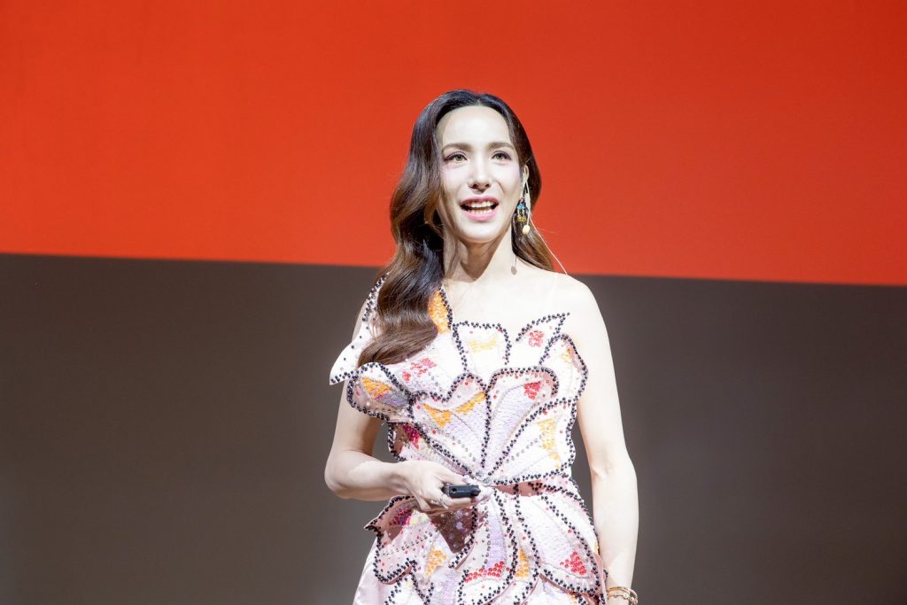 คุณเอวารินทร์ อัศวินเชาวนนท์ เจ้าหน้าที่ PR & Event - จากบมจ.ซีพี ออลล์ ตัวแทนด้านความหลากหลายทางเพศ