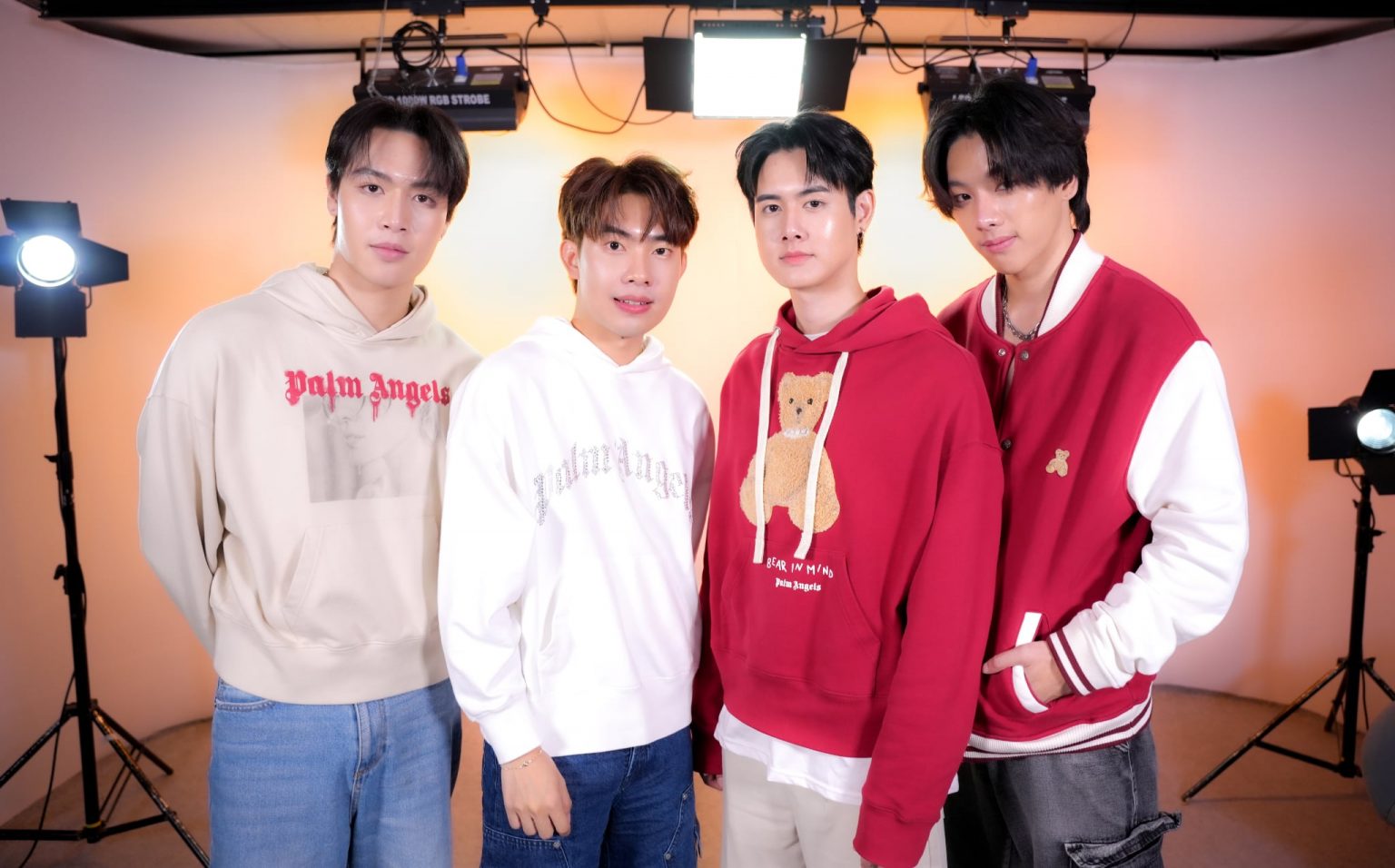 คุยกับ 4 หนุ่ม “นิวชุณ-แบงค์-เจมส์เจมส์-โฟล์ค” นักแสดงซีรีส์ “เพียงสบตา Eye Contact The Series”