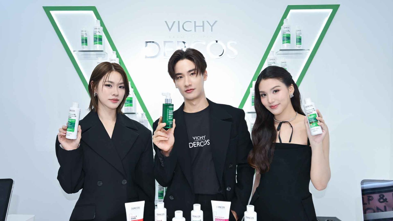 Vichy Dercos เปิดตัวแฮร์แคร์ใหม่พาทุกคนเผยลุคดำมั่นใจไร้รังแค พร้อม “เต ตะวัน” Friend of Vichy Dercos