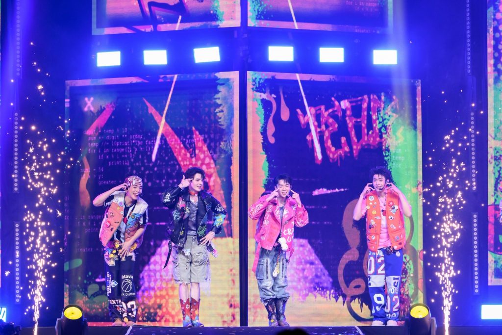 GELBOYS CLOSE FAN MEETING
