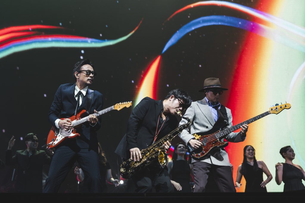 GROOVE RIDERS RETURN OF THE GROOVE CONCERT