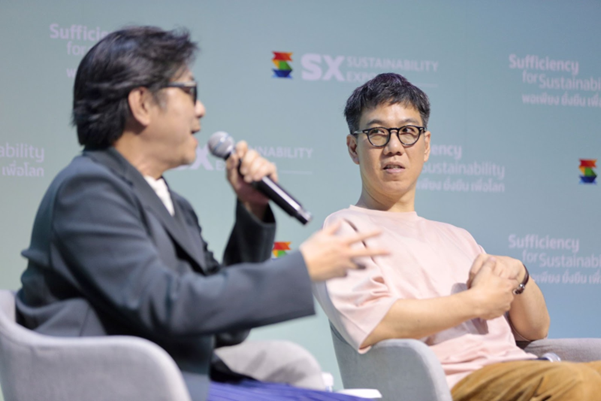 สมเกียรติ ลาภธนัญชัยวงศ์ Chief Executive Officer จาก BBDO Thailand (ซ้าย) 
อัศวิน พานิชวัฒนา President จาก Bangkok Art Directors Association (ขวา)