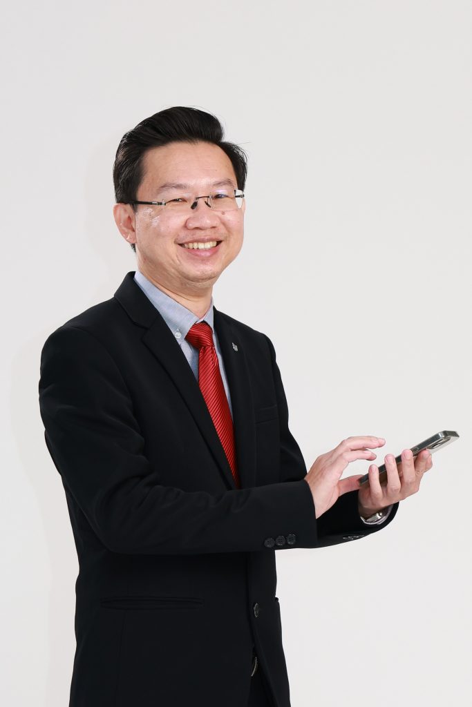 พงษ์เทพ ประเสริฐวรนันท์ ผู้อำนวยการฝ่ายสื่อสารองค์กร และ CSR บริษัท แคนนอน มาร์เก็ตติ้ง (ไทยแลนด์) จำกัด