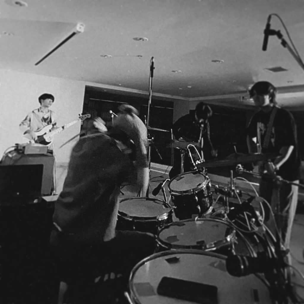 The Ocean Waves Band วงดนตรีวัยทีนจากมหาวิทยาลัยราชภัฏบ้านสมเด็จเจ้าพระยา