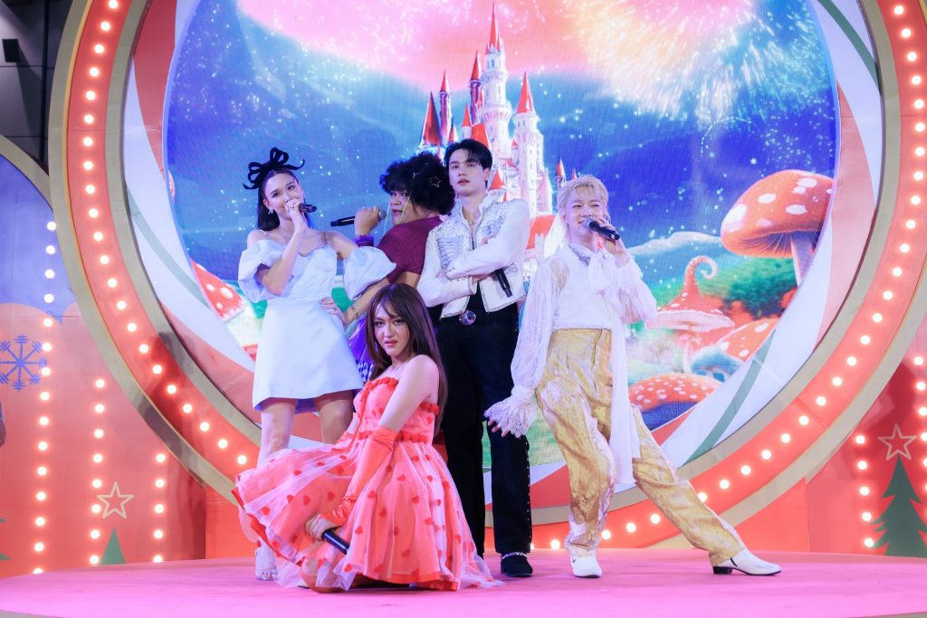 ดีว่า..ราวี ถอดสมองดูหนัง ถอดหัวใจขอบคุณ