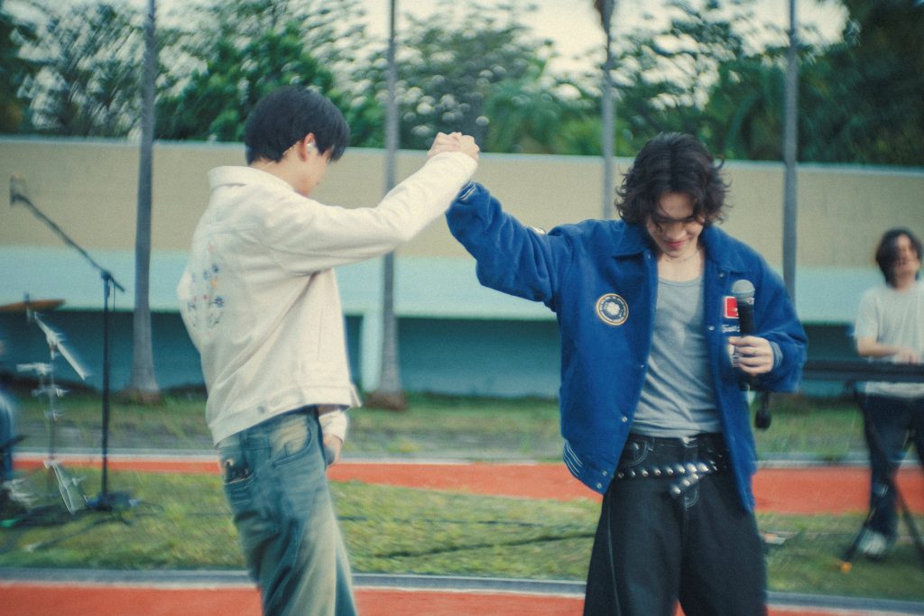 PUN x KHUNPOL OF BUS