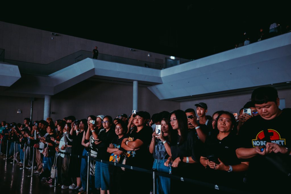 ครึ่งเก้า GROUP